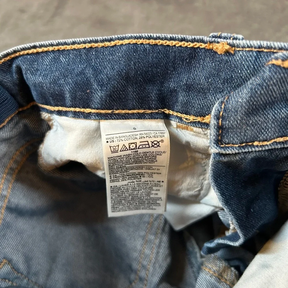 Old Navy Denim Shorts‎ Girls Size 5 High-Rise Adjustable Waist Frayed Hem Blue